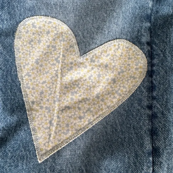 Levi's 501 Straight Leg Jeans with Heart Detail - Picture 6 of 6